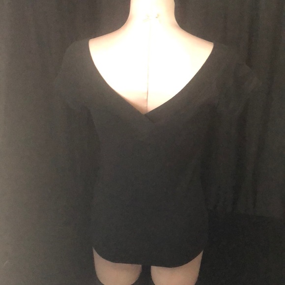 Black gap v shirt - Picture 3 of 4